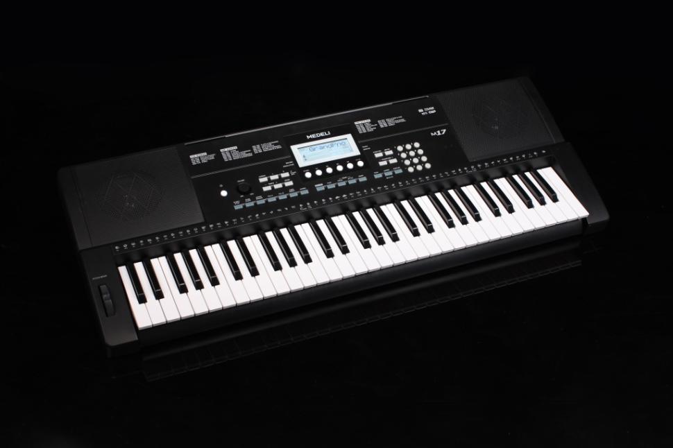 M17 РЎРёРЅС‚РµР·Р°С‚РѕСЂ, 61 РєР»Р°РІРёС€Р°, Medeli